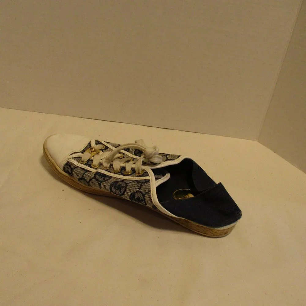 MICHAEL Michael Kors Shoes Woman Size 8.5 Blue White Outdoor Travel Resort Shoes